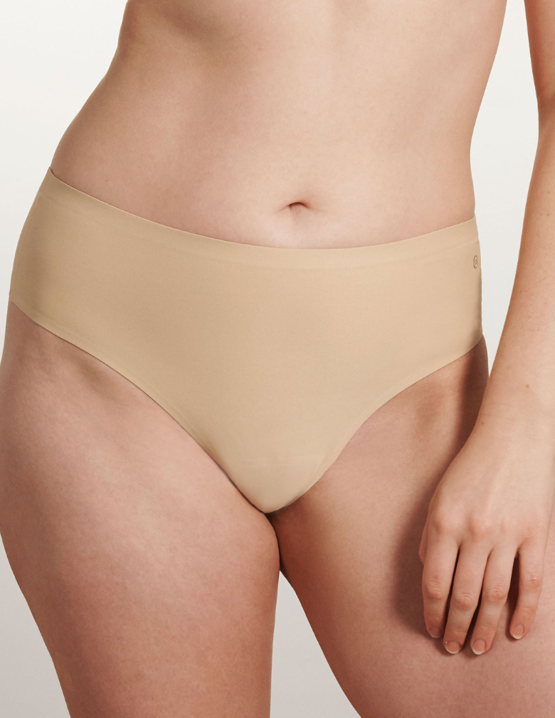 Evelyn & Bobbie High-Waisted Thong EB1703