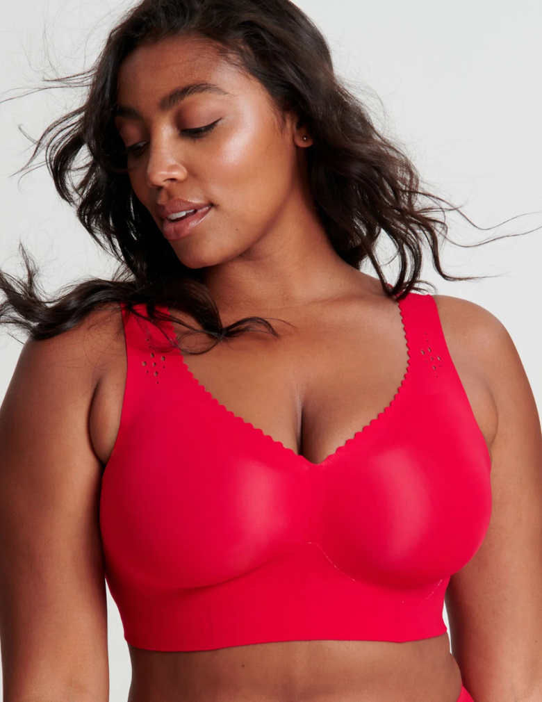 Evelyn & Bobbie The Evelyn EB1834 Ruby wirefree bra with scalloped edges and small cutout detail design front view